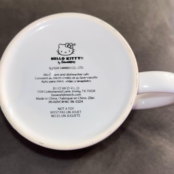 Coffee Mug Bioworld Hello Kitty - Picture 3 of 3